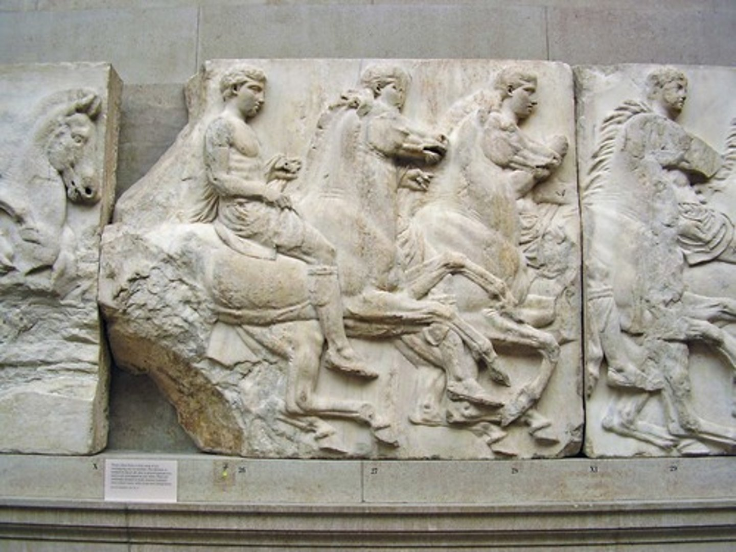 <p>describe the composition of the Parthenon Frieze</p>