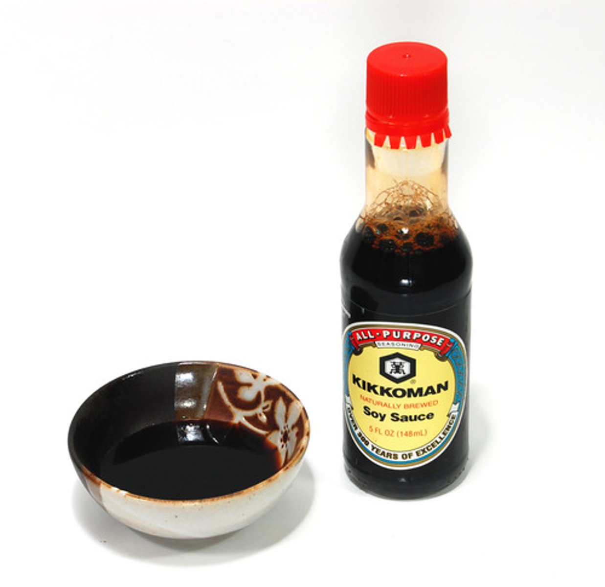 <p>xì dầu, nước tương</p>