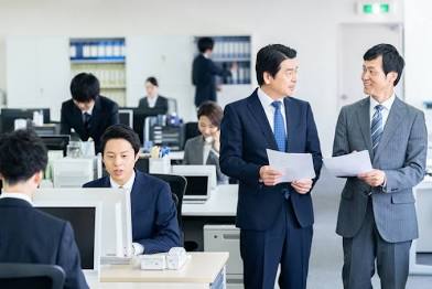 <p>我剛才進入__，很緊張</p>