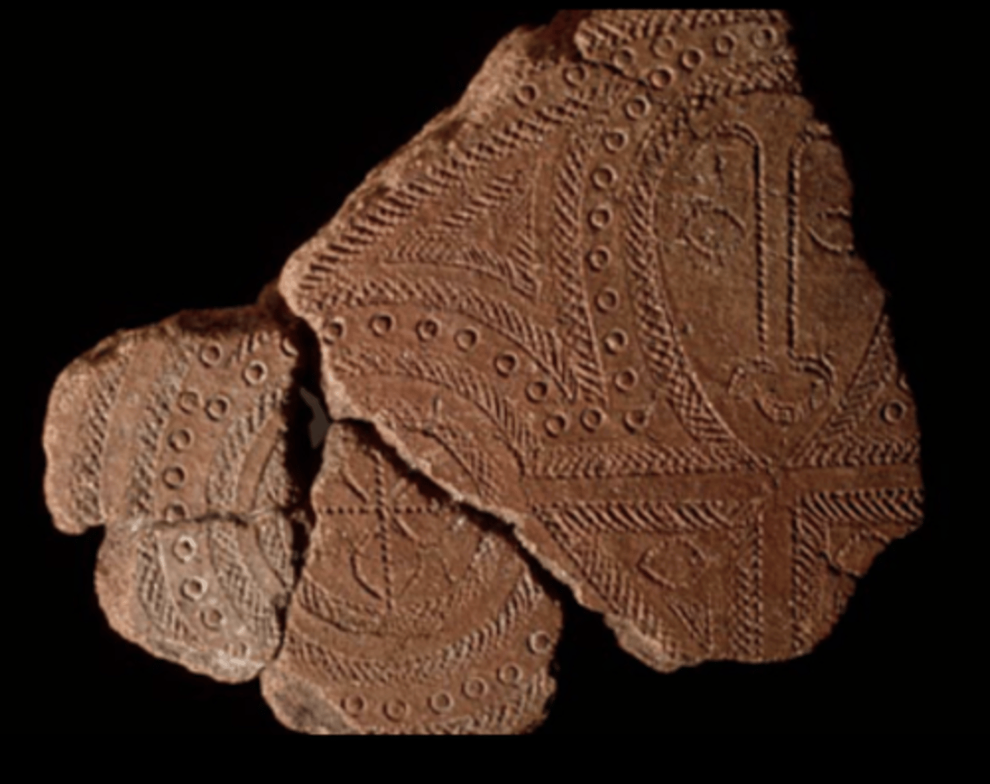 <p>low-fire earthenware, hand-built, decorated with linear and curved patterns, designs are stamped and inscised in a consistent way, the pottery was found in gravesites, the presence of the pottery on many islands show trade and long distance travel, the pottery tells the story of the migration of the Lapita people, pottery became less detailed as they traveled farther</p>