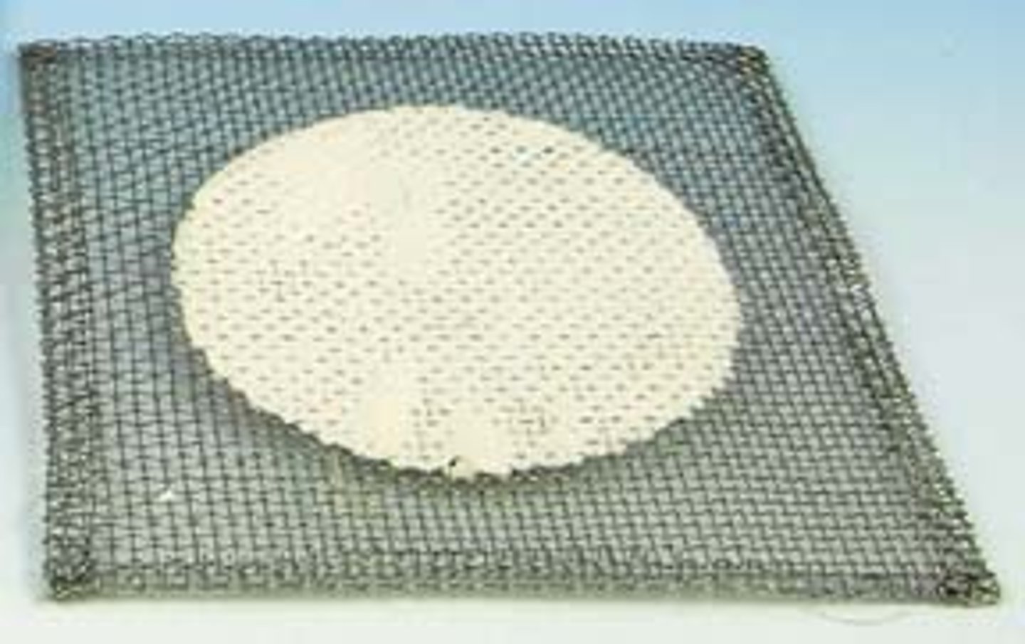 <p>used to support a container (such as a beaker or flask) during heating</p>