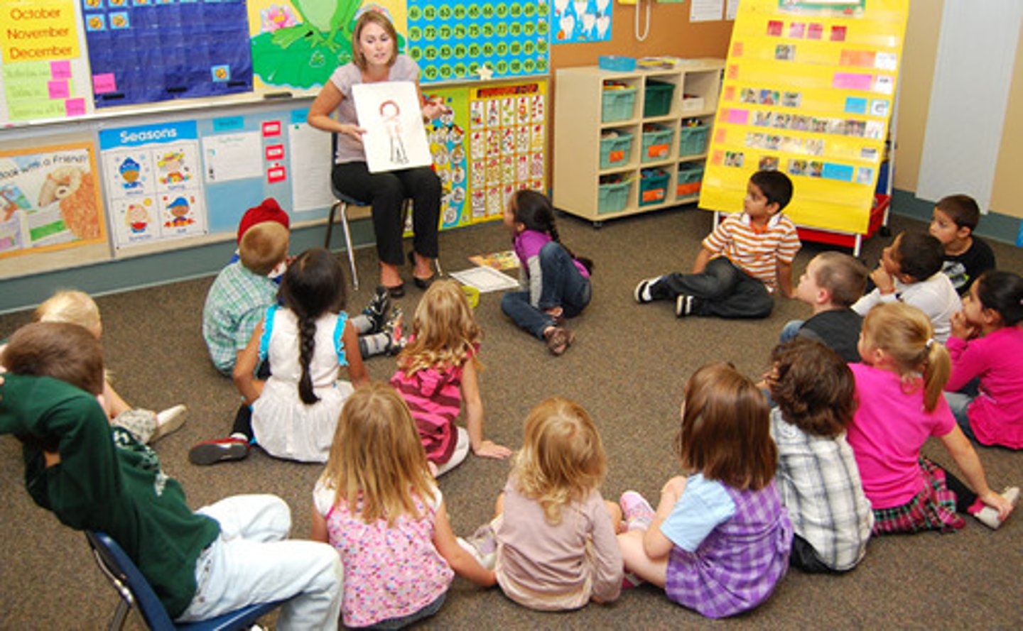 <p>a preschool for children age 4 to 6 to prepare them for primary school</p>