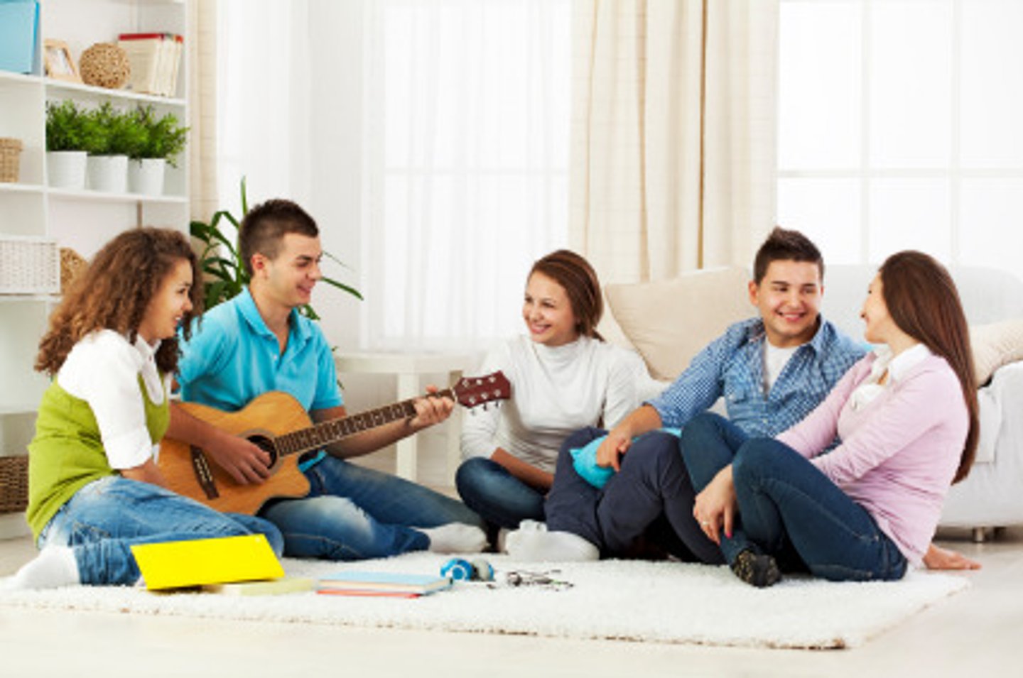 <p>to spend time with friends</p>
