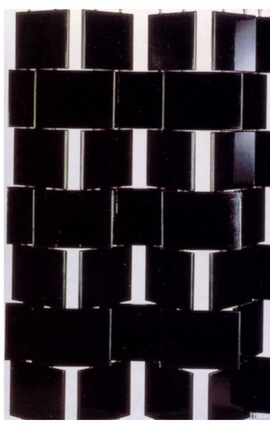 <p><span>Грей Э. Черно-лаковая</span></p><p><span>ширма. 1924</span></p>