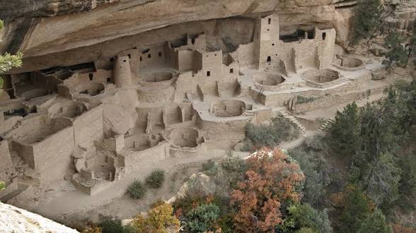 <p>Cliff Palace, Mesa verde</p>