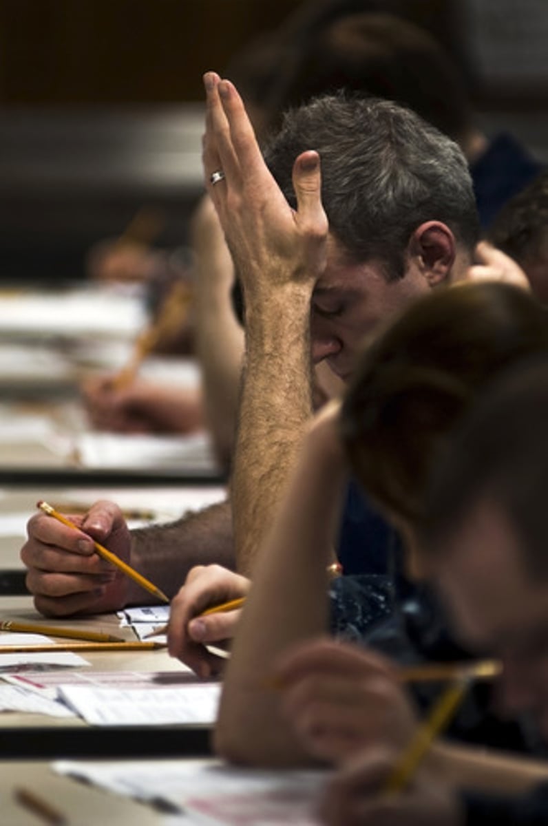 <p>przystępować do egzaminu</p>