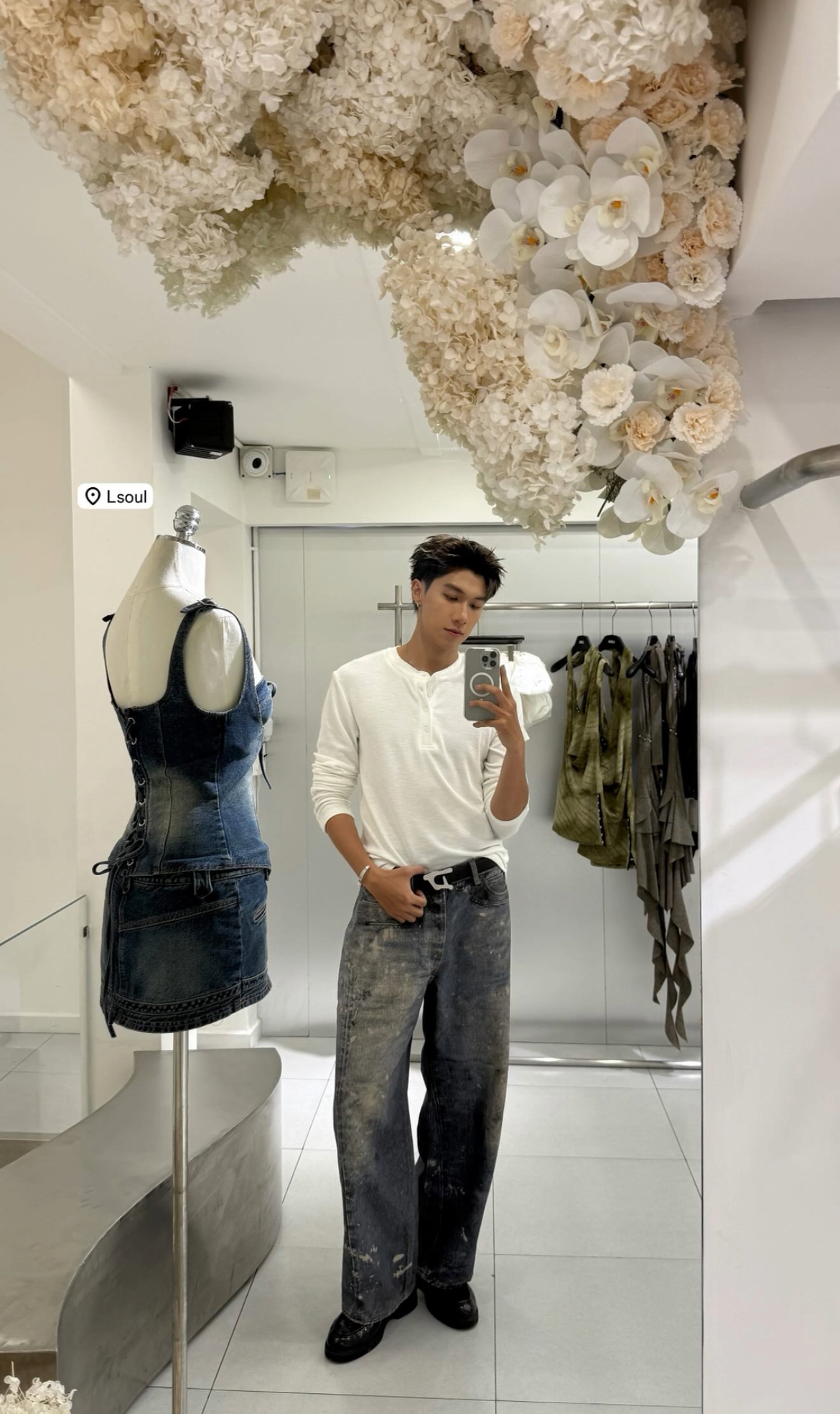 <p>Hiện đại</p>