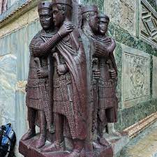 <p>Made of the regal purple rock porphyry. </p><p>Artistically depicts the establishment of the tetrarchy: East and West empires with one main ruler and secondary ruler each for more stable rule and clearer succession of power. Sets the stage for Constantine to take the West empire from Maxentius and legalize Christianity (313)</p>