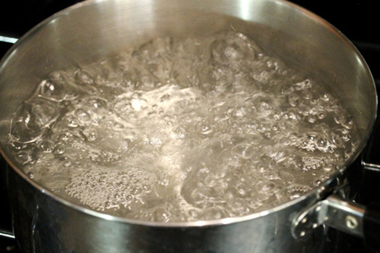 <p>to boil</p>