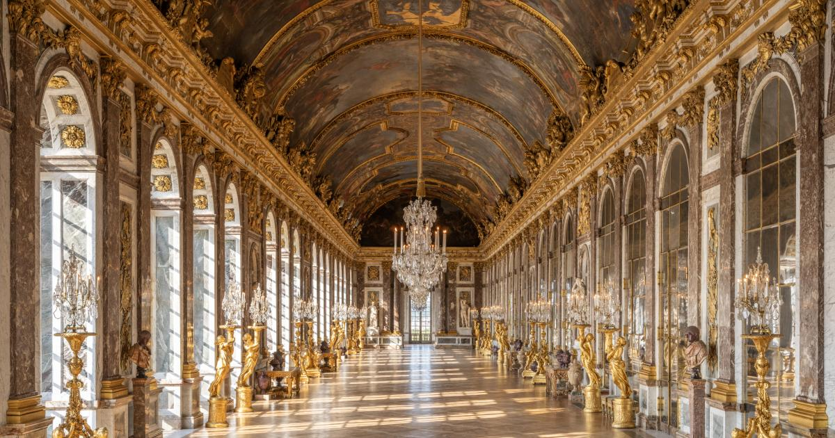 <p>Hall of Mirrors, Palace of Versailles </p>