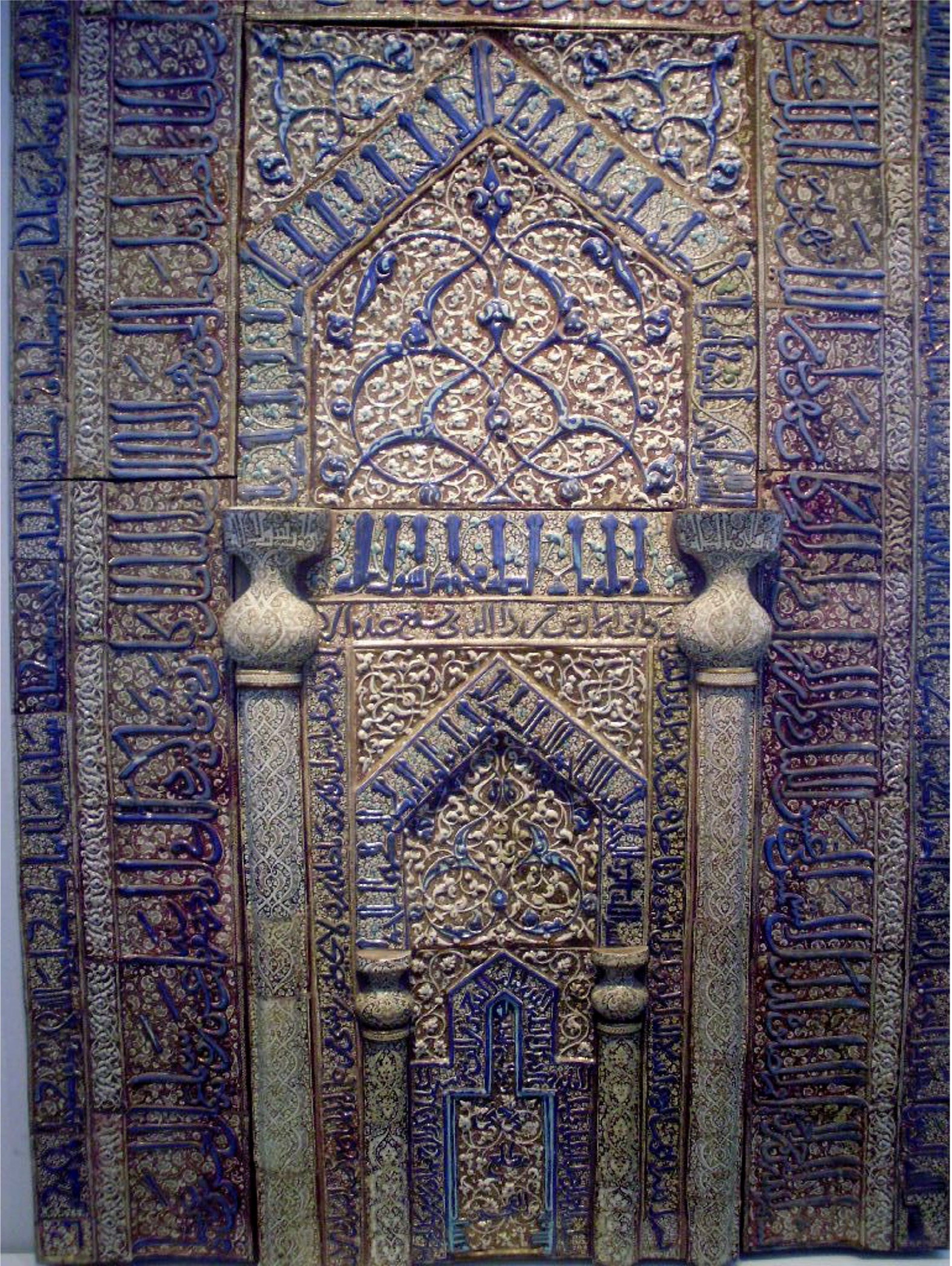 <p>Ceramic Mihrab, Kashan (Iran), 1226 CE</p>