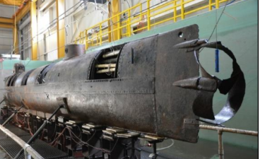 <p>Performed first successful submarine mission during civil war when it sank the USS Housatonic. Attacked with a spar torpedo but sank after killing everyone on board.  </p>