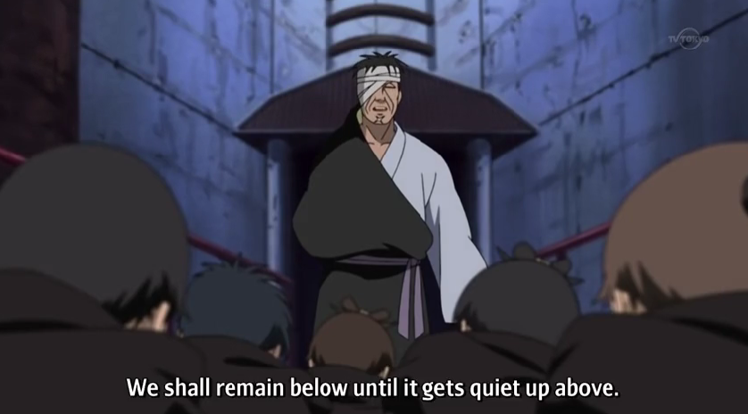 <p>submerge, conceal, hide, lower (voice), hush</p><p><u>ex</u>: 潜在 Senzai: dormant, latent</p><p>ill: Ulquiorra qui explique à Grimmjow pourquoi il n’a pas tué Ichigo: “Tashika ni, koitsu no senzai nouryoku wa sōtō na mono datta. Daga, sore wa sono ōkisa ni fu-tsuriai na hodo fuantei de, kono mama hotte okeba jimetsu suru kanōsei mo, kochira no tegoma ni dekiru kanōsei mo aru to ore wa funda. Dakara yarazu ni kaette kita.“ <=> 確かに、こいつの潜在能力は相当なものだった。だが、それはその大きさに不釣り合いなほど不安定で、このまま放っておけば自滅する可能性も、こちらの手駒にできる可能性もあると俺は踏んだ。だから殺らずに帰ってきた。: Indeed his latent power was considerable. But it is unstable to the point of being disproportionate to its magnitude. If left alone, I judged there is the possibility he will sef-destruct or that he could even be turned into our pawn. That's why I returned without killing him.</p><p><u>ex</u>: 潜る Moguru:&nbsp;to hide oneself (esp. from the government), to conceal oneself; to go underground</p><p>ill: Danzô à la Racine pendant que Pain attaque Konoha:&nbsp;“Wareware wa, ue no hotobori ga sameru made chika ni moguru.“ <=>&nbsp;我々は、上の熱<span>り</span>が冷めるまで地下に潜る。: We will hide in the underground until the excitement from above cools down.</p><p><u>ex</u>: 潜む Hisomu: to lurk, to be hidden, to be concealed, to lie dormant</p><p>ill: Shizune aux Ino avant d’être interrompue par Pain: “Osoraku Konoha no chikaku ni hisonde iru hazu desu ga, sugu ni Tsunade-sama ni renraku shite kage no Pein no sōsaku-tai o hensei shita hō ga…” <=>&nbsp;おそらく木ノ葉の近くに潜んでいるはずですが、すぐに綱手様に連絡して陰のペインの捜索隊を編成したほうが…。: He’s probably hiding near the village. But we [should] contact Lady Tsunade immediately and form a search team [to track down*] the hidden Pain…&nbsp; (*interrompue avant qu’elle puisse dire le verbe)</p>