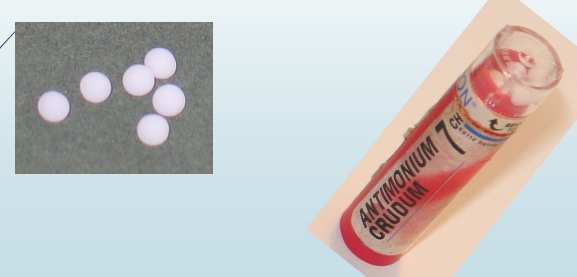 <p>pilules: forme solide sphériques préparé apd poudre transformée en pâte par ajout d’un liquide puis séchée</p><p>granules: petites pilules utilisées en homéopathie</p>