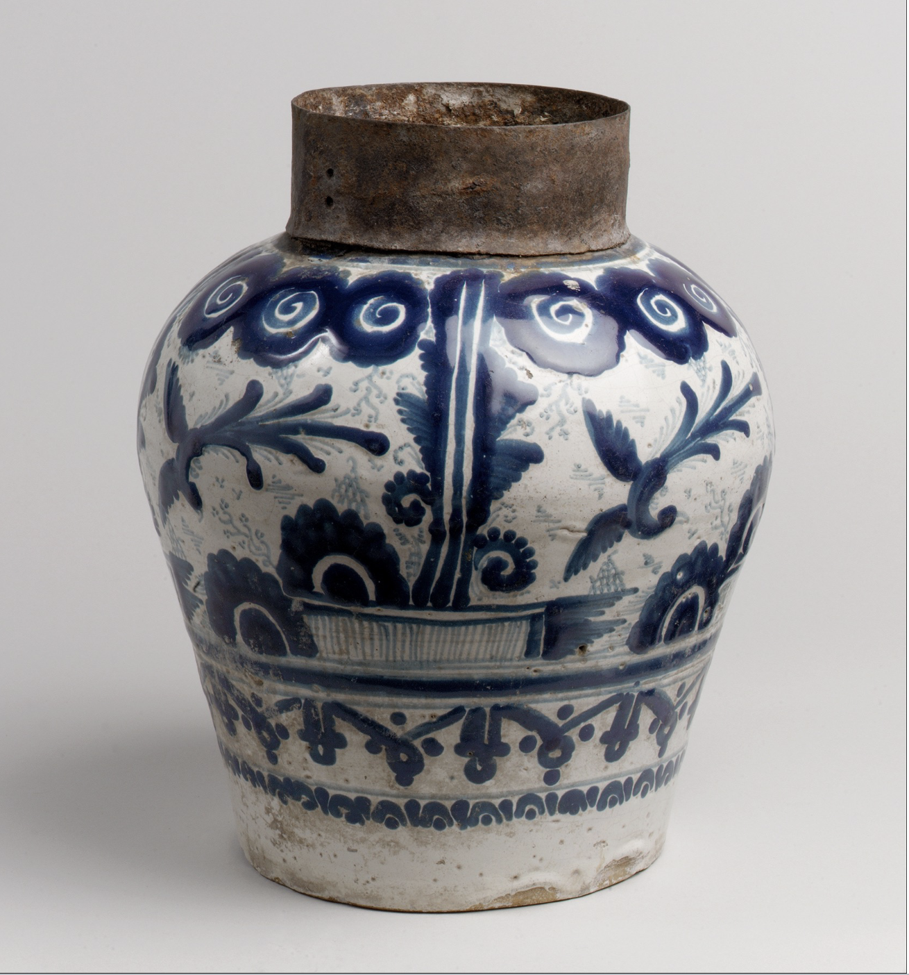 <p>Made in which country?</p><p>Year</p><p>Material</p><p>Function of the jar</p><p>Imitation of what?</p>