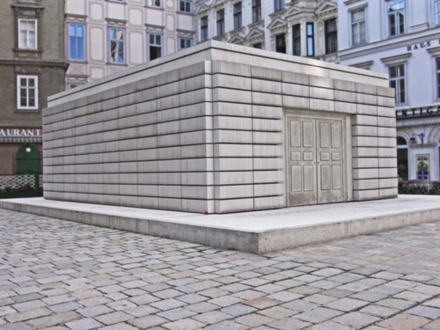 <p>antypomnik / rzeźba w poszerzonym polu / site-specific</p>