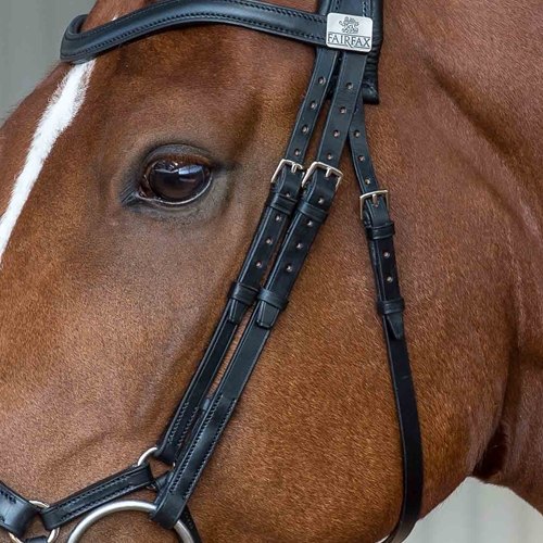 <p><span>Straps on either side of the bridle that connect the bit to the crown piece, running along the horse's cheeks. They play a pivotal role in ensuring the bit is correctly positioned in the horse's mouth and that the rider's rein aids are effectively transmitted.</span></p>