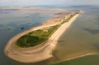 <ul><li><p><span style="background-color: transparent;"><span>Longshore drift </span></span></p></li><li><p><span style="background-color: transparent;"><span>6km long</span></span></p></li><li><p><span style="background-color: transparent;"><span>Growing 10cm/y</span></span></p></li><li><p><span style="background-color: transparent;"><span>Winter storms threatening</span></span></p></li><li><p><span style="background-color: transparent;"><span>Home to sand dunes and salt marshes</span></span></p></li></ul><p></p>