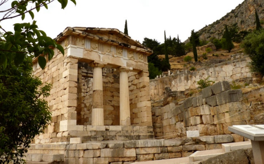 <p>Name, Place, Date, Importance?</p>