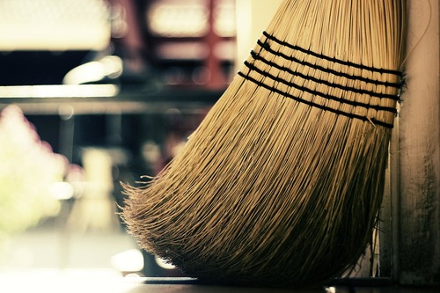 <p>to sweep the floor</p>