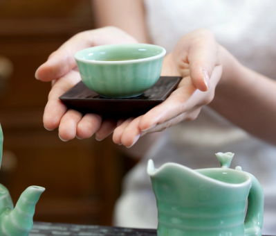<p>This oxide yields a <strong>type of green</strong> best seen on <strong>Chinese Celadon wares.</strong></p>