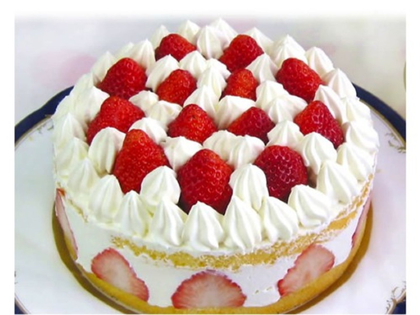 <p>bánh ga-tô</p>