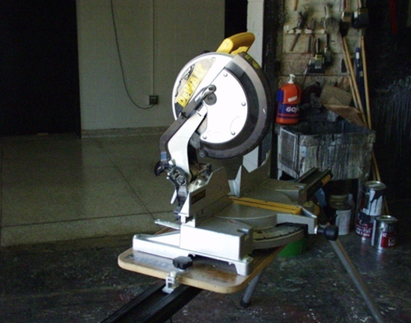 <p>A stationary power tool, cuts down on metal and wood.</p>