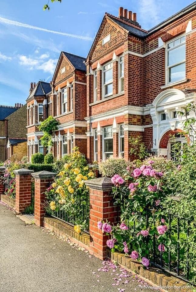 <p>terraced house</p>