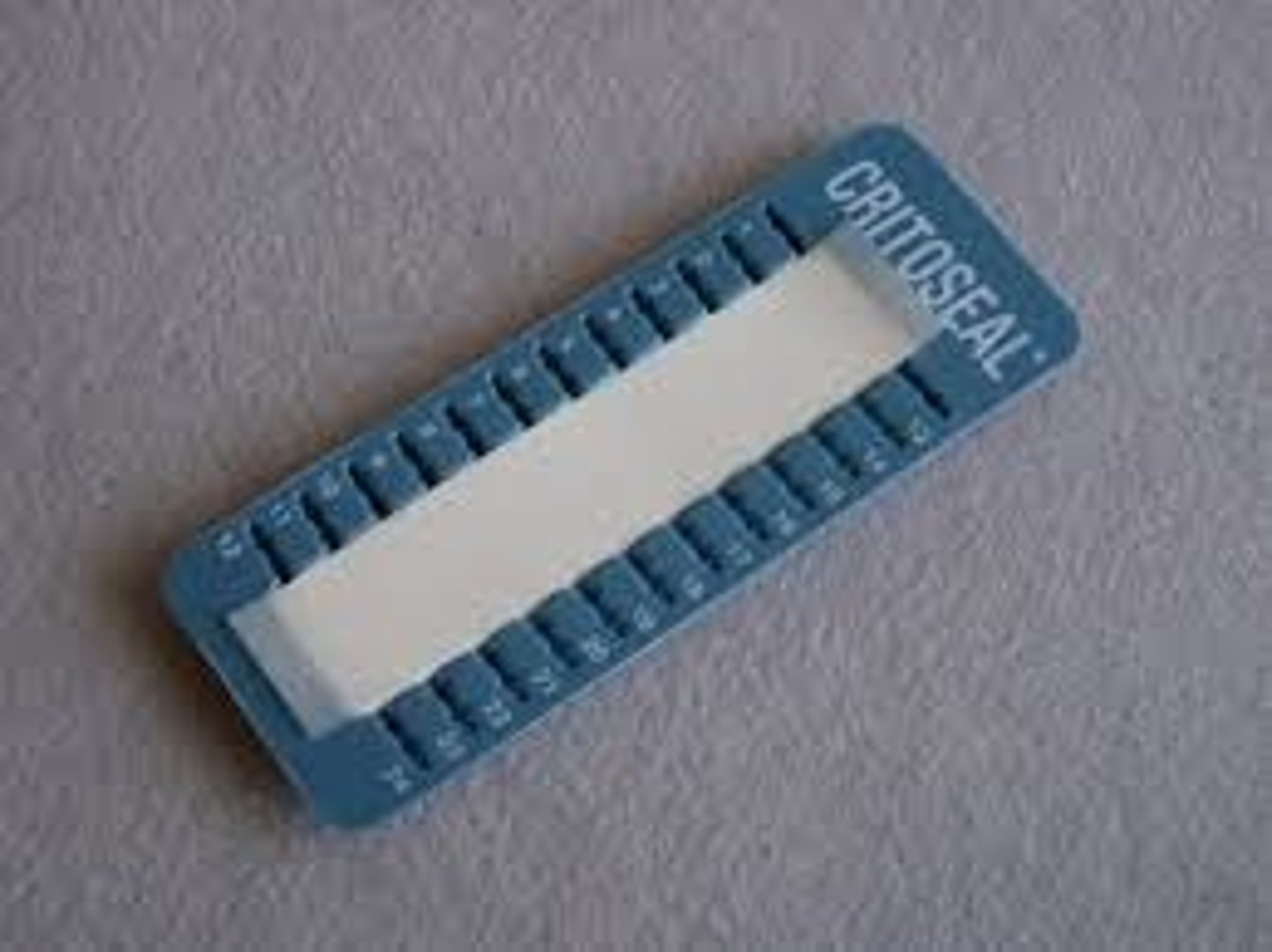 <p>Seals capillary tubes without heat and very quickly.</p>