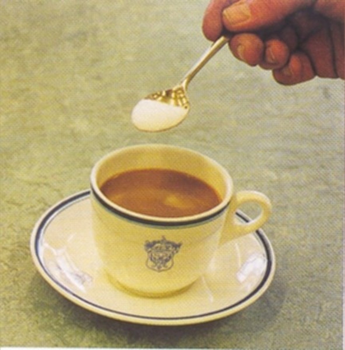 <p>a substance that dissolves in a solvent</p>