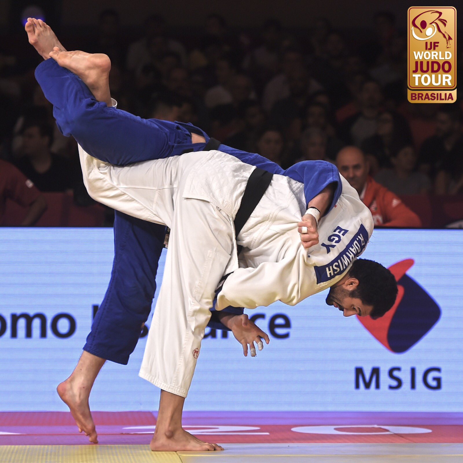 <p><strong>亻</strong></p><p></p><p><span style="color: rgb(169, 169, 169);"><span>Origin: 人 Person (Kanji)</span></span></p>