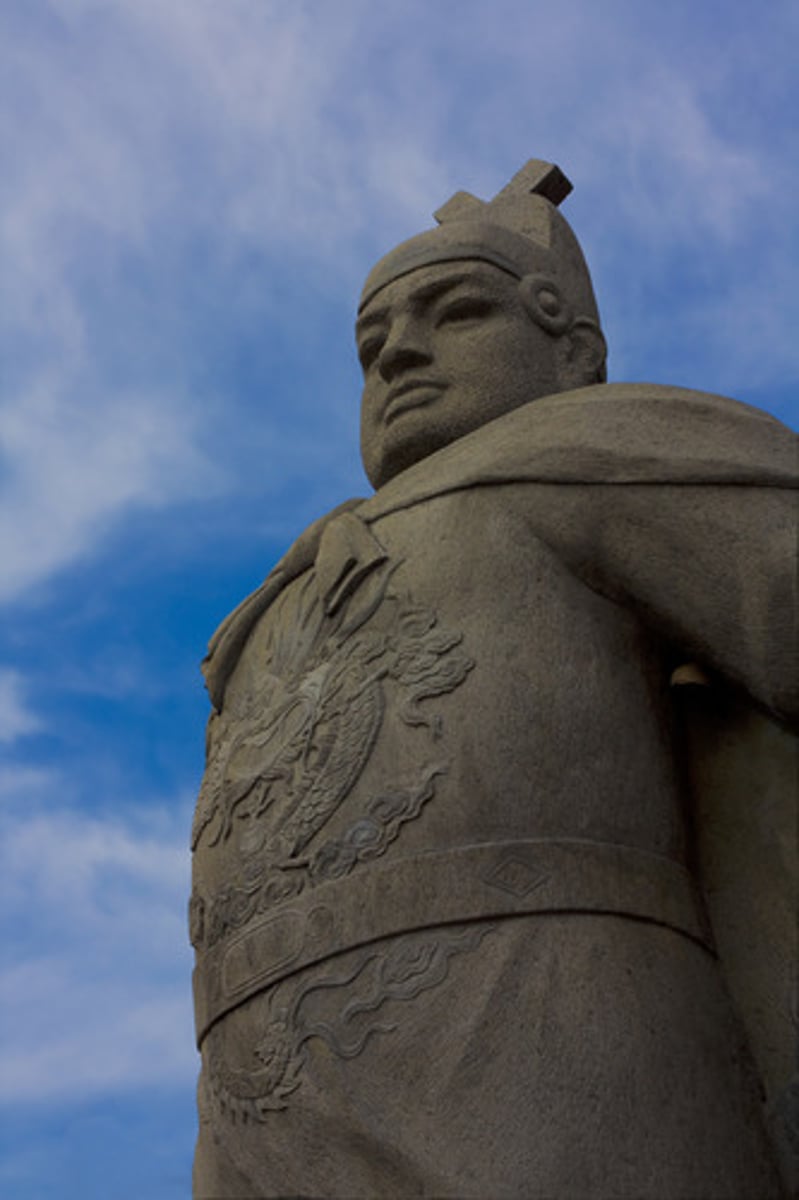 <p>a famous Chinese explorer that explored the coasts of Africa and Asia</p>