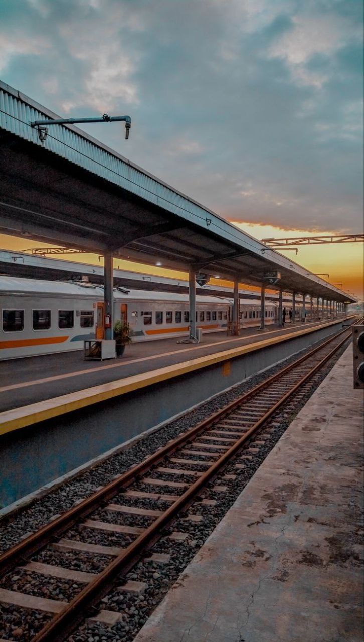 <p><em>Stesen Kereta Api.</em></p>