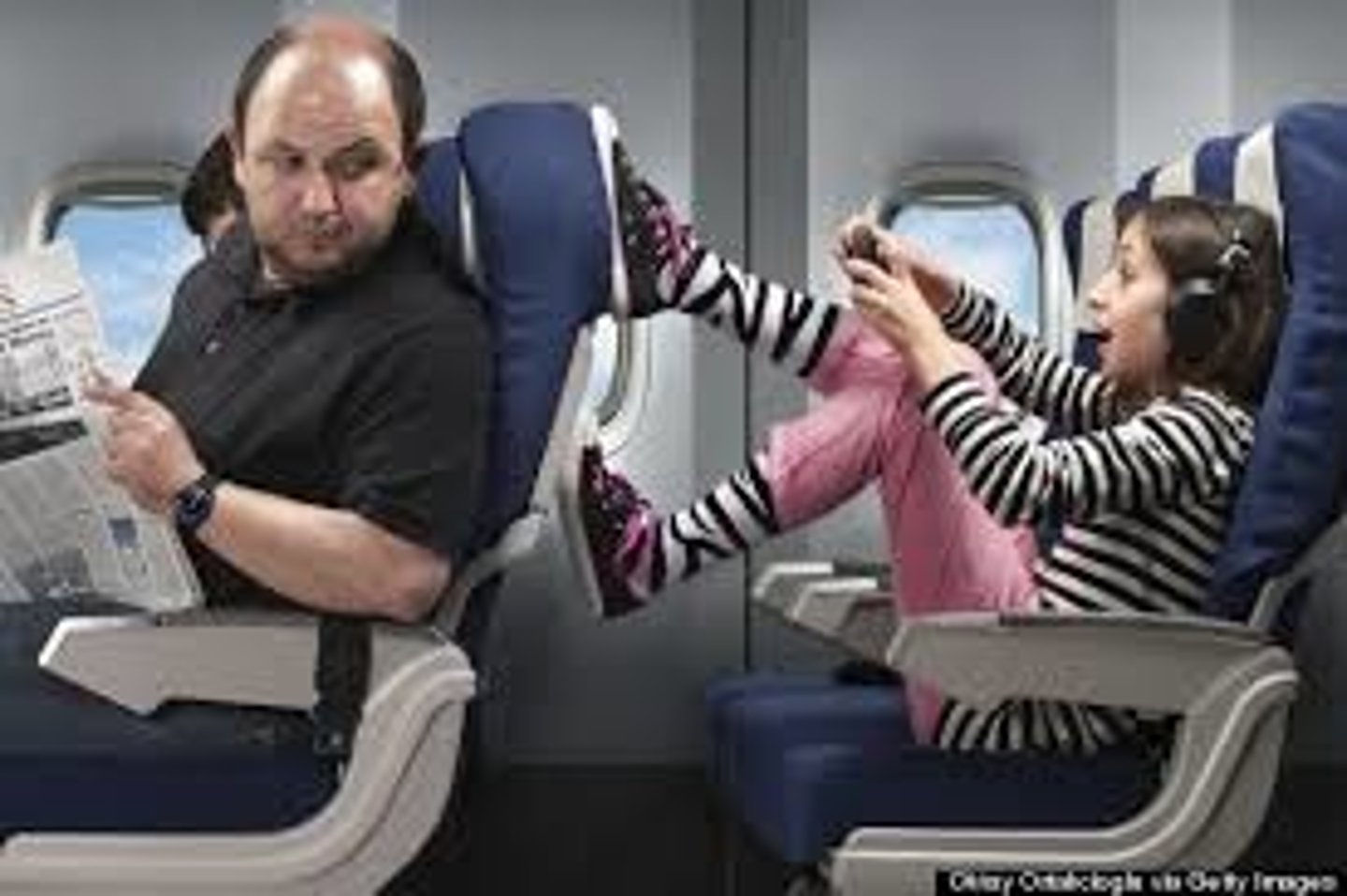 <p>- gây khó chịu /əˈnɔɪɪŋ/ - Those annoying pop-up ads keep interrupting my videos.</p>