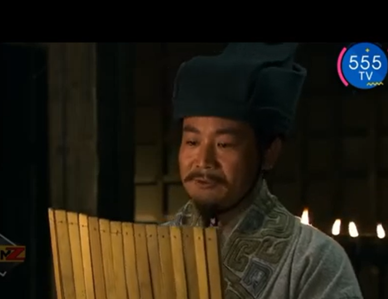 <p>He hates fawning staff</p>