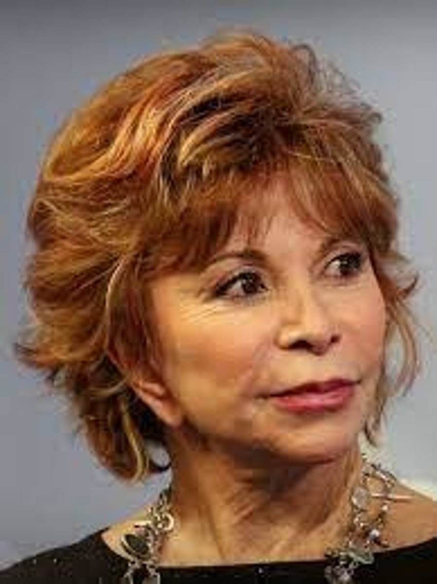 <p>-Autor: Isabel Allende</p><p>-País: Chile</p><p>-Época literaria: Siglo XX, El Boom Latinoamericano </p>