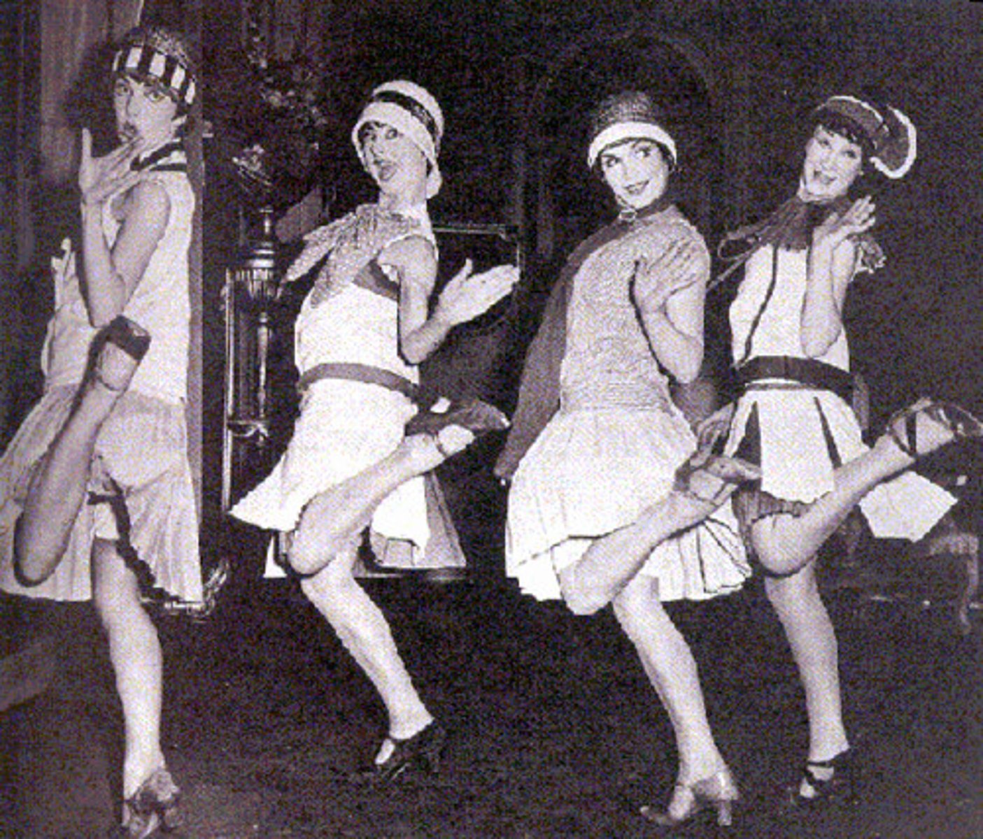<p>Women of the 1920s that challenged traditional gender norms. These women drank, smoked, danced, and wore shorter dresses.</p>