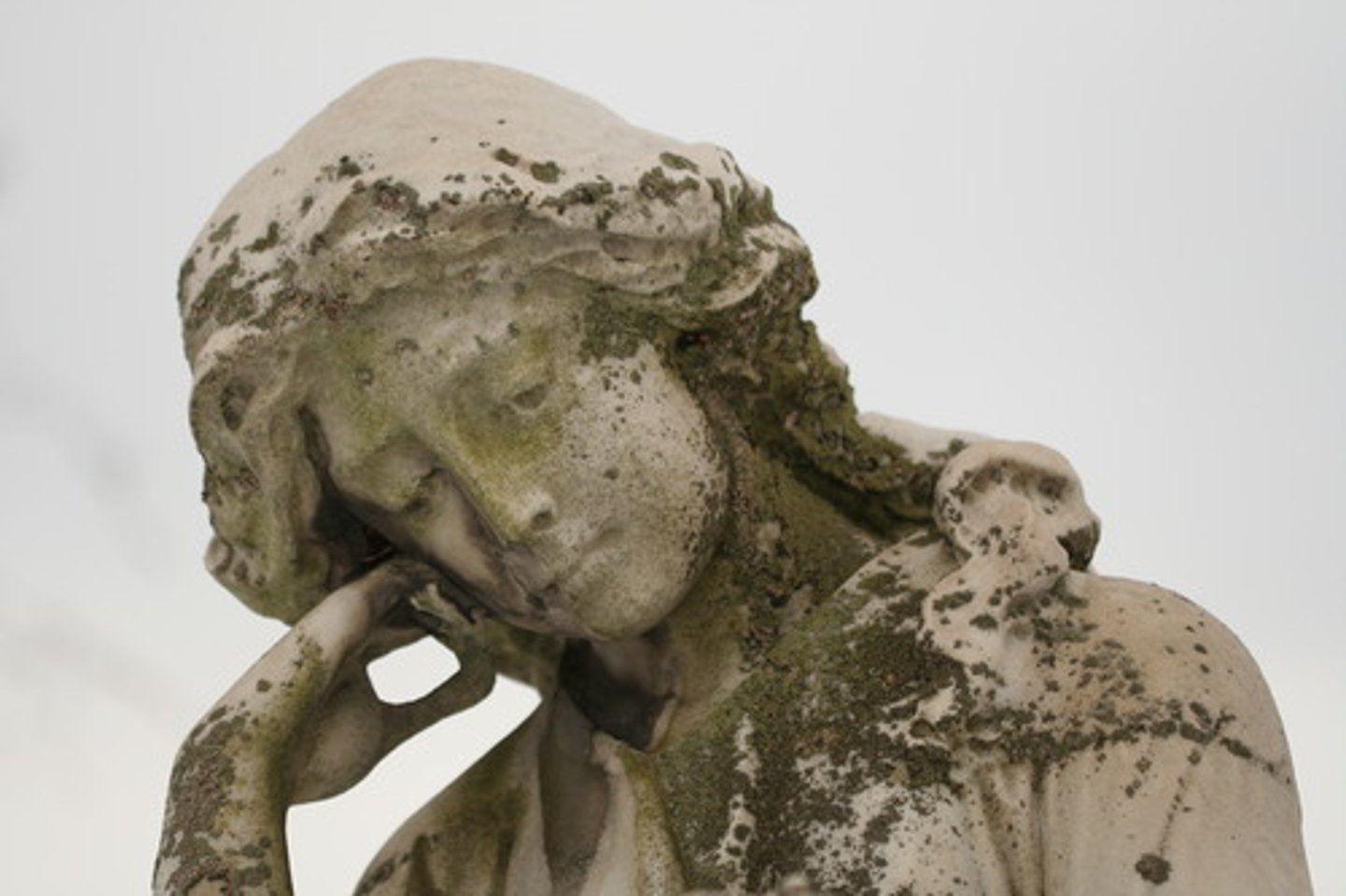 <p>to express grief or mourn verbally</p>