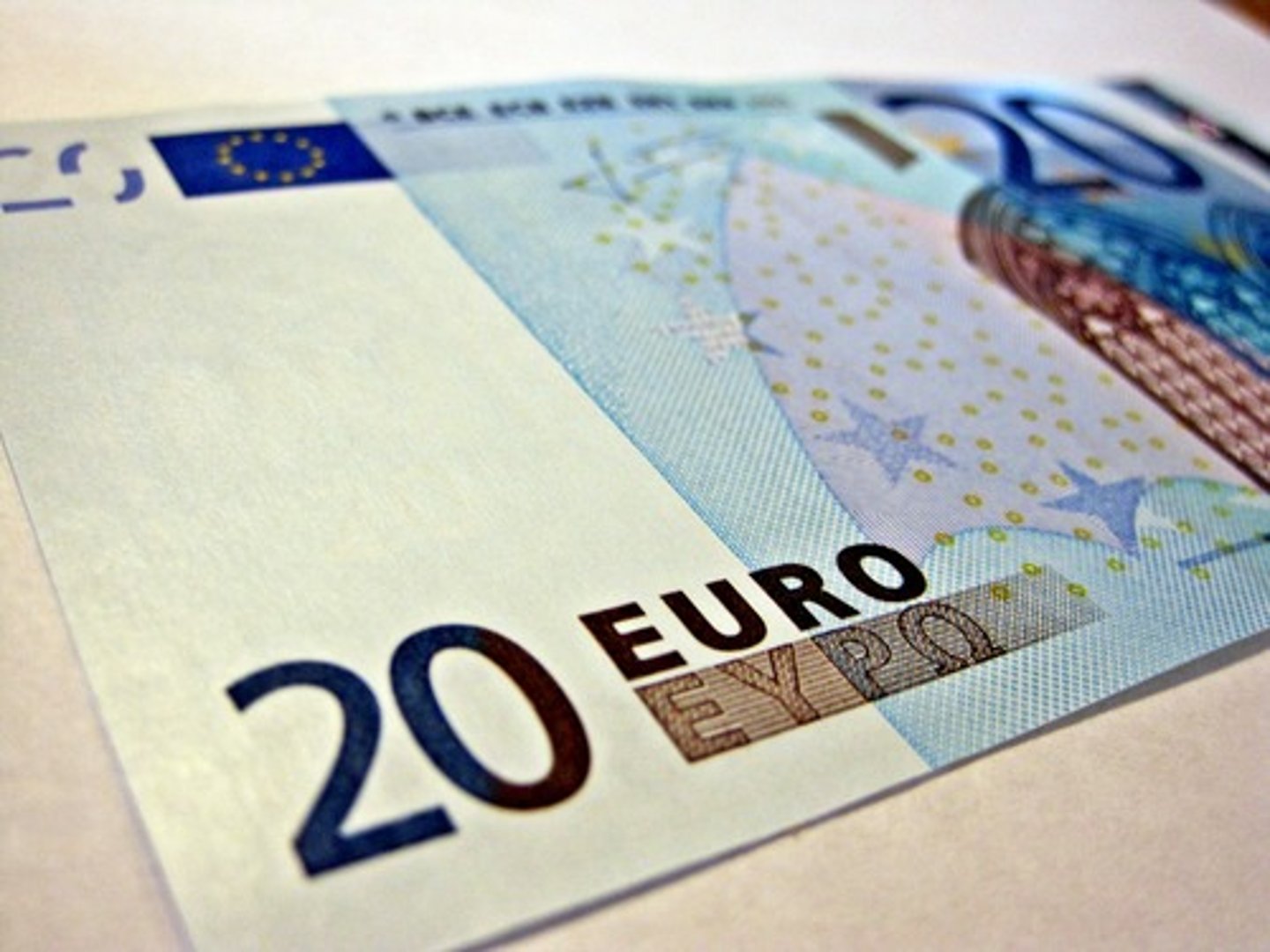 <p>twenty euros</p>