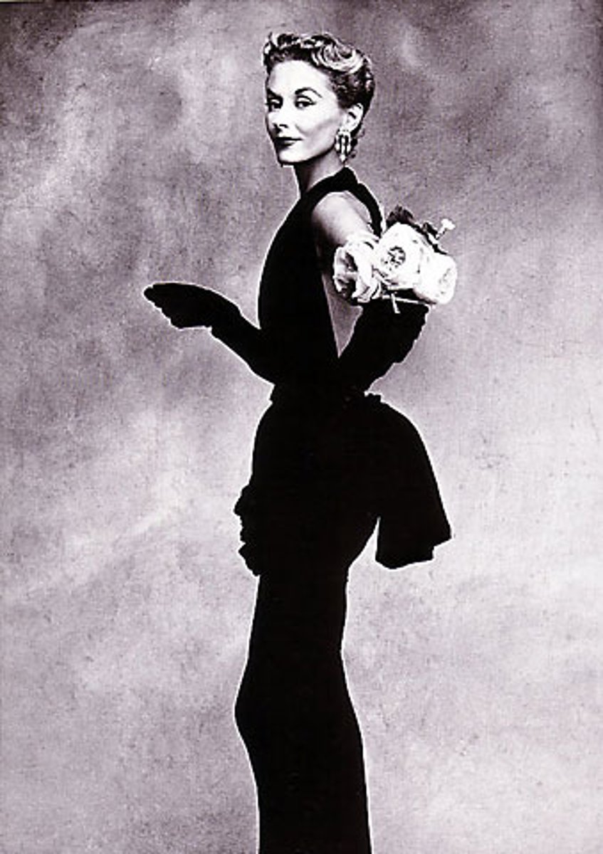 <p>Fashion photographer who took portraits of women for vogue, as well as men.</p>
