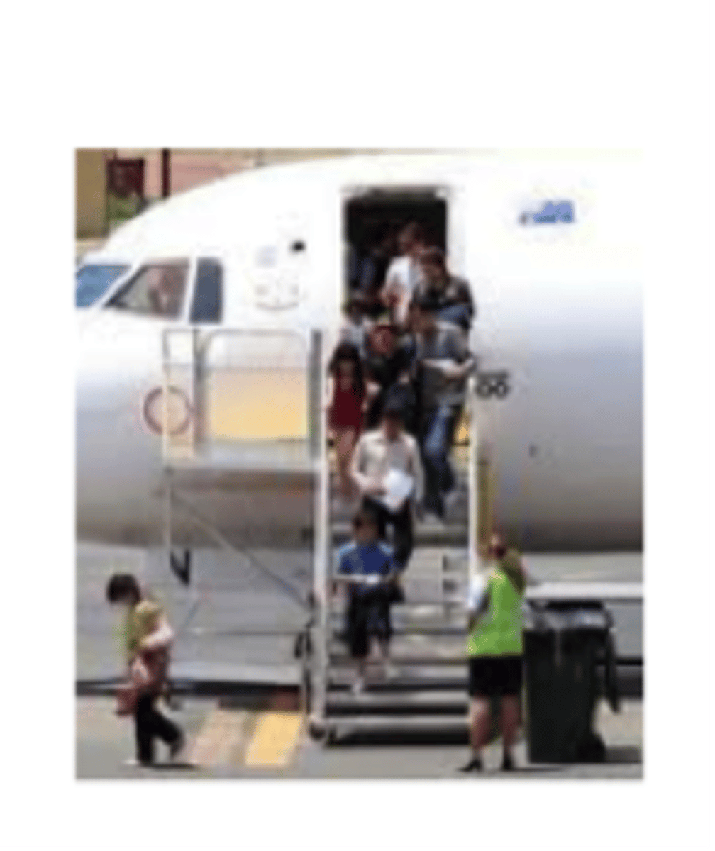 <p>to arrive</p>