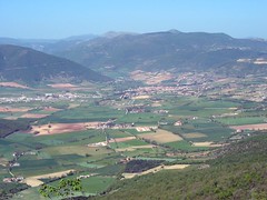 <p>a mountain range that extends through Italy from north to south</p>