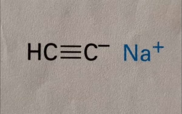 <p>Hvad fås ved acetylid anion med en alkyl halid</p>