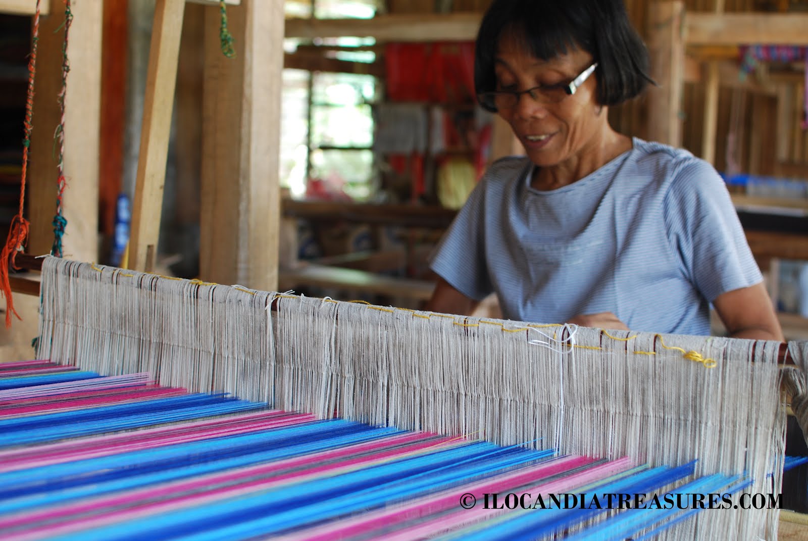<ul><li><p>Region 6 (Iloilo)</p></li><li><p>It is the process of making fabrics using piña, abaca, or cotton</p></li></ul>