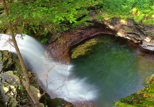 <p>This is a feature formed at the bottom of a waterfall, it is created by the force of the water hitting the riverbed. It is deepened by corrasion between the boulders.</p>