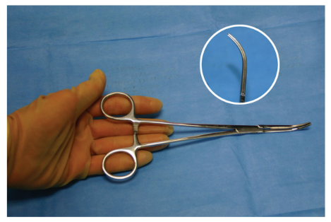<p>Nickname: Right angles</p><p>Use: Grasps, dissects, passes, used frequently in an open cholecystectomy</p><p>Features: Narrow, curved, 4/5 longitudinal serrations on jaws</p>