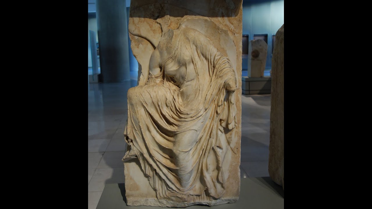 <p>Victory adjusting her Sandal</p>