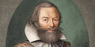 <p>John Smith helped the Jamestown settlement survive and enforced the policy. “He who shall not work; shall not eat” (Got directly from quiz)</p>