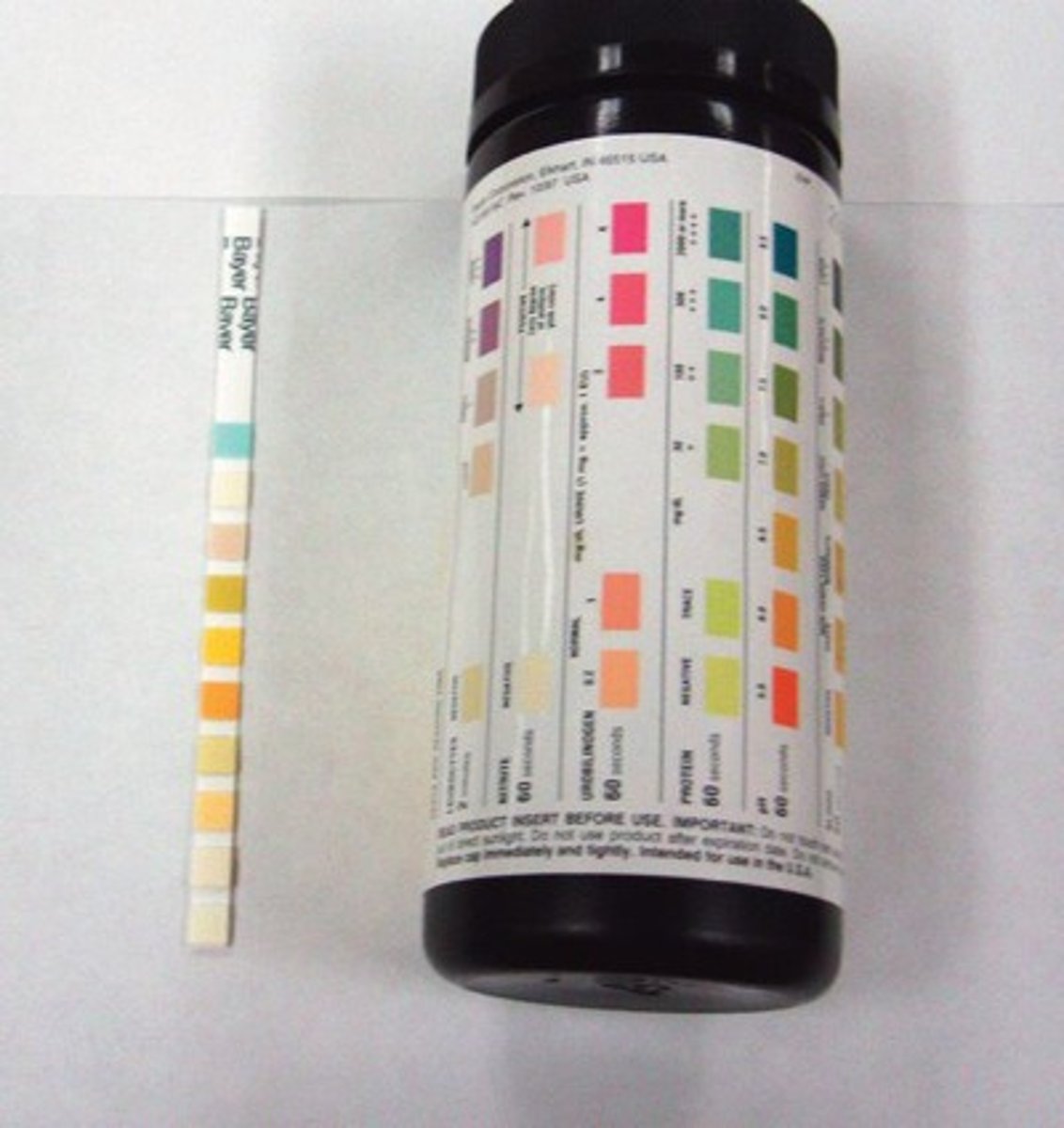 <p>Used to test bilirubin, blood, glucose, ketone bodies (actetone), leukocytes, nitrites, pH and protein in urine</p>