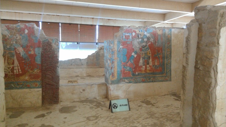 <p>title</p>